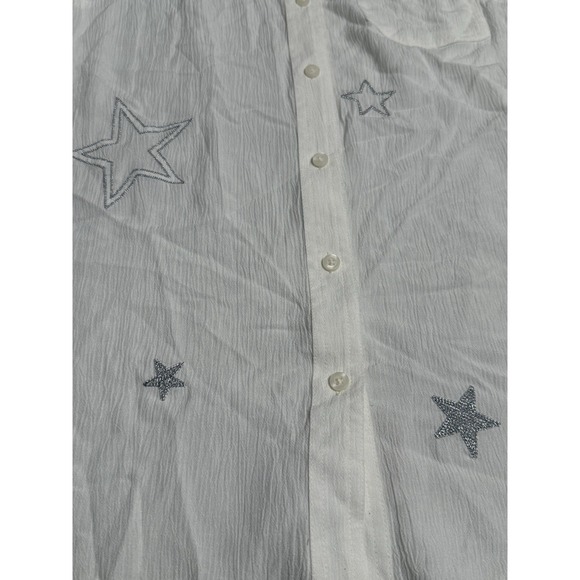 Torrid Shirt Womens Sz 1 Button Up Long Sleeve White Embroidered Stars Roll Tab - Picture 8 of 13
